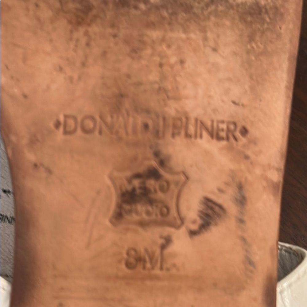 Donald J. Pliner White Sandals with Subtle Stitching - Picture 10 of 10
